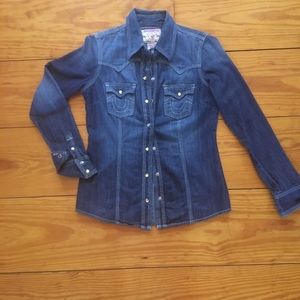 Western look shirt wore bling snaps.